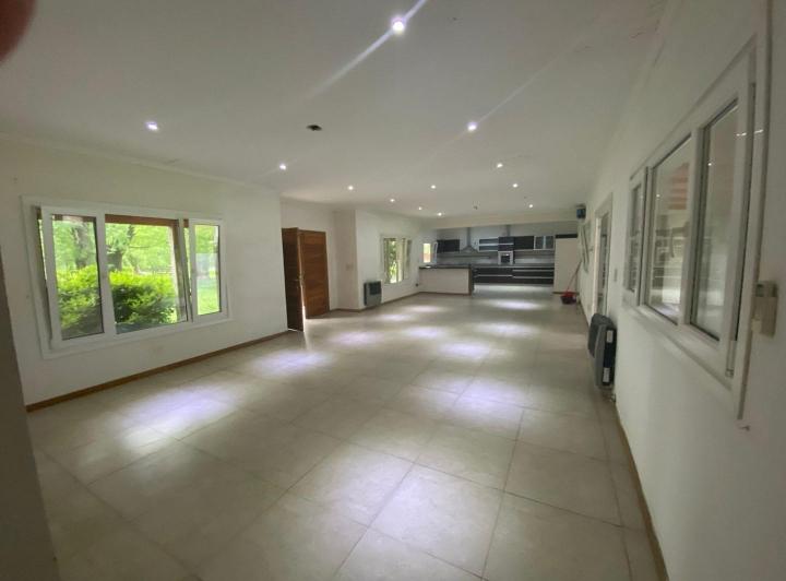 Casa · 269m² · 4 Ambientes · 4 Cocheras