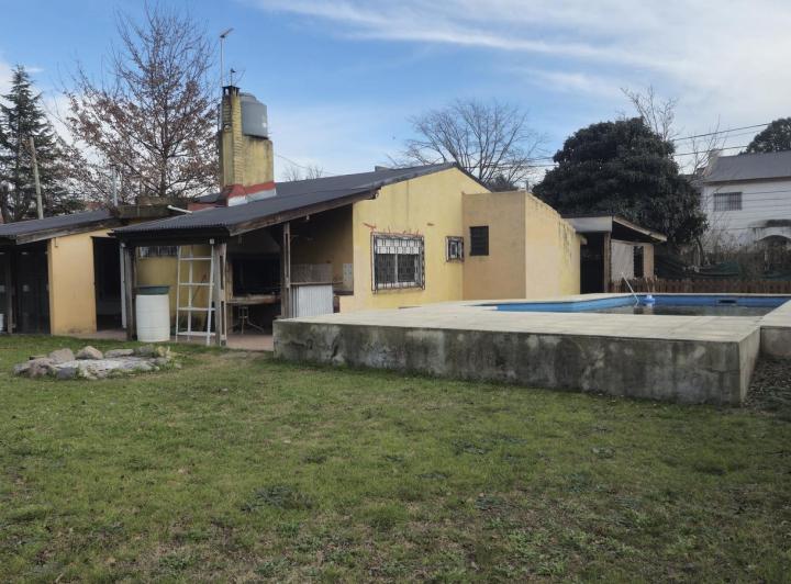 Casa · 200m² · 4 Ambientes · 3 Cocheras