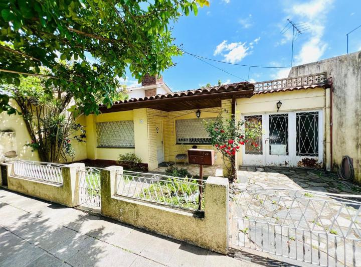 Casa · 141m² · 3 Ambientes · 2 Cocheras