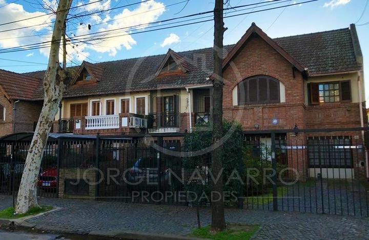 Casa · 160m² · 5 Ambientes · 1 Cochera
