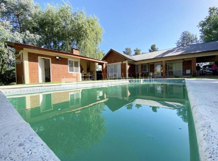 Casa · 160m² · 7 Ambientes · 2 Cocheras