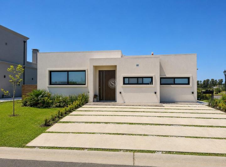 Casa · 189m² · 4 Ambientes · 3 Cocheras