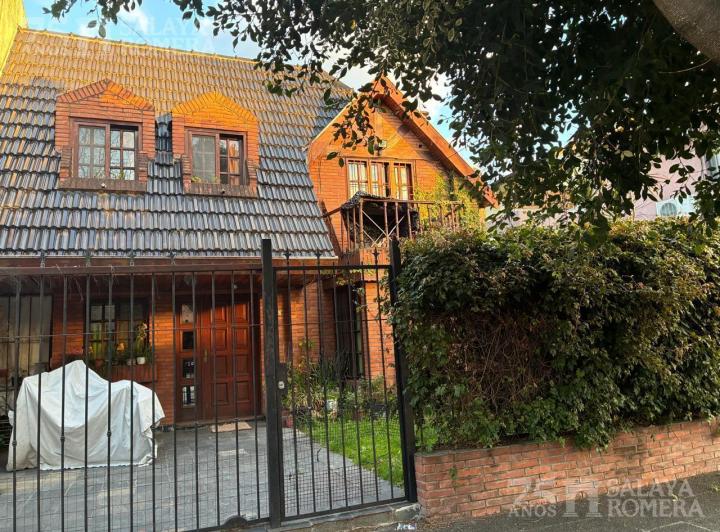 Casa · 164m² · 5 Ambientes · 1 Cochera