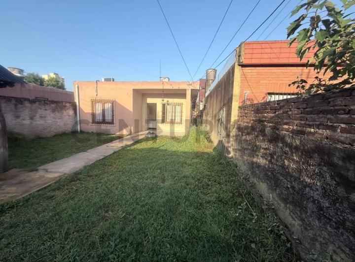 Casa · 75m² · 4 Ambientes · 1 Cochera