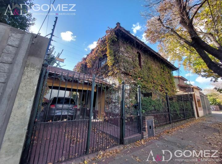 Casa · 127m² · 3 Ambientes · 2 Cocheras