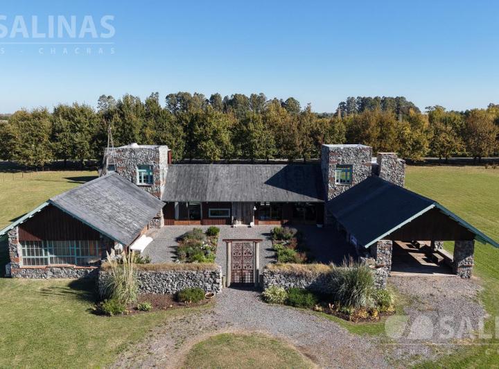 Casa · 350m² · 3 Ambientes · 1 Cochera