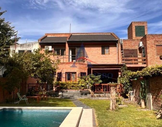 Casa · 140m² · 6 Ambientes · 1 Cochera