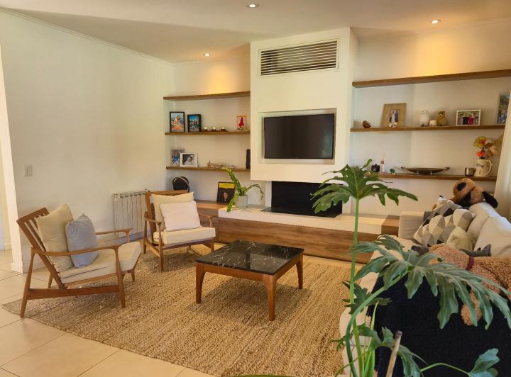 Casa · 219m² · 4 Ambientes · 3 Cocheras