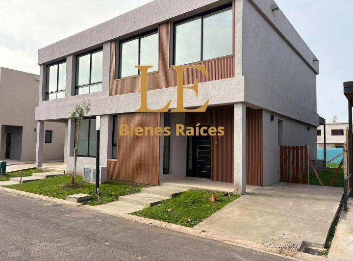 Casa · 140m² · 4 Ambientes · 1 Cochera