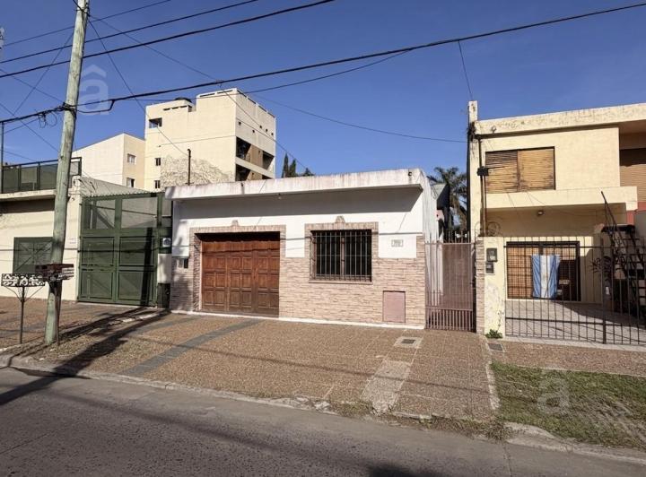 Casa · 95m² · 3 Ambientes · 1 Cochera