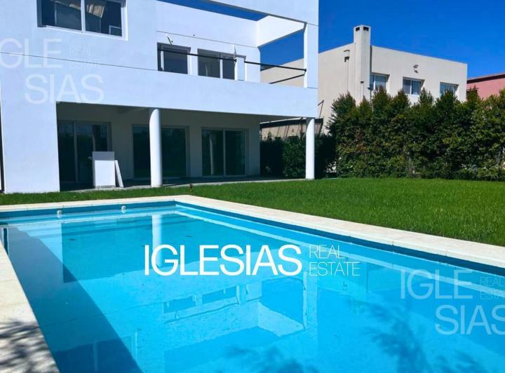 Casa · 190m² · 4 Ambientes · 1 Cochera