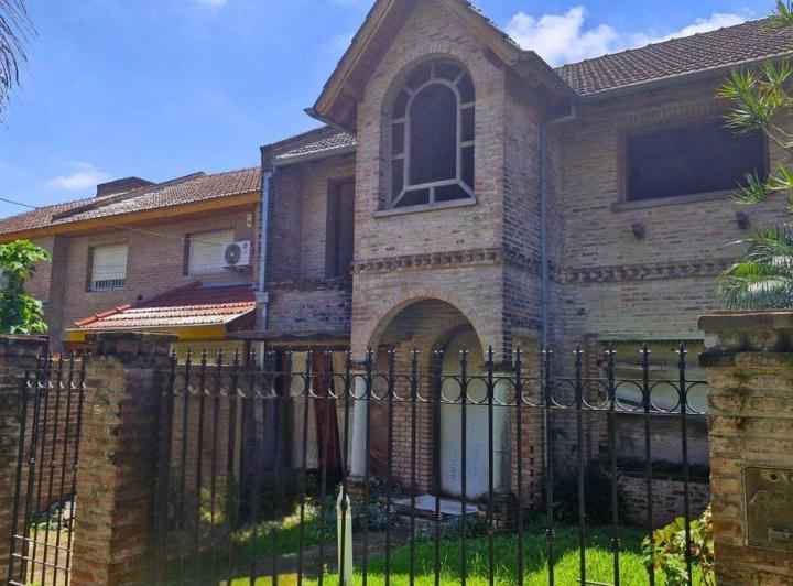 Casa · 170m² · 4 Ambientes · 2 Cocheras