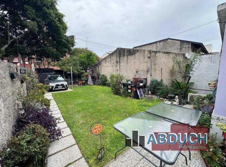 Casa · 82m² · 4 Ambientes · 1 Cochera