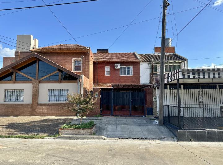 Casa · 158m² · 4 Ambientes · 1 Cochera