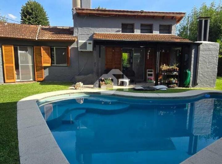 Casa · 61m² · 3 Ambientes · 2 Cocheras