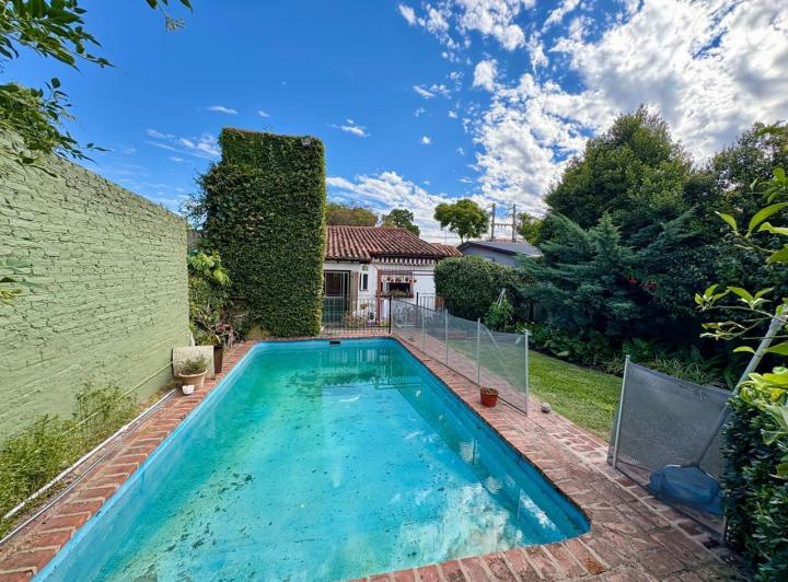 Casa · 383m² · 5 Ambientes · 2 Cocheras