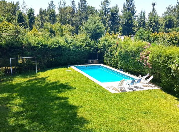 Casa · 180m² · 4 Ambientes · 2 Cocheras