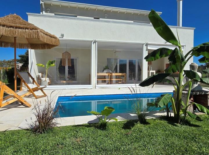 Casa · 154m² · 5 Ambientes · 2 Cocheras
