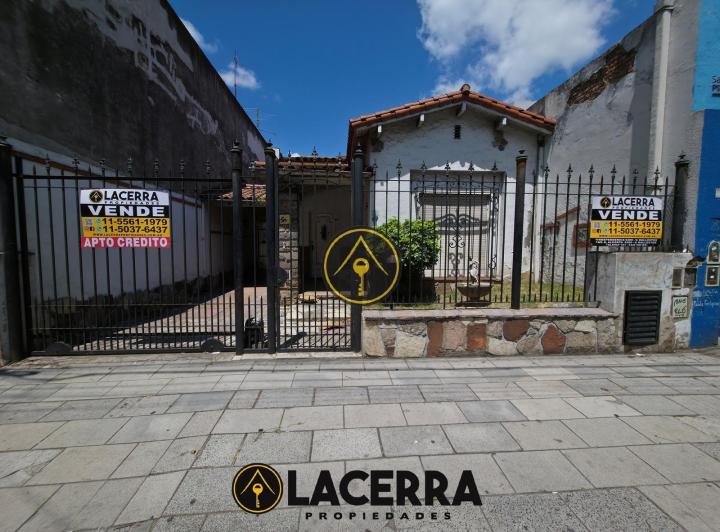 Casa · 221m² · 4 Ambientes · 6 Cocheras