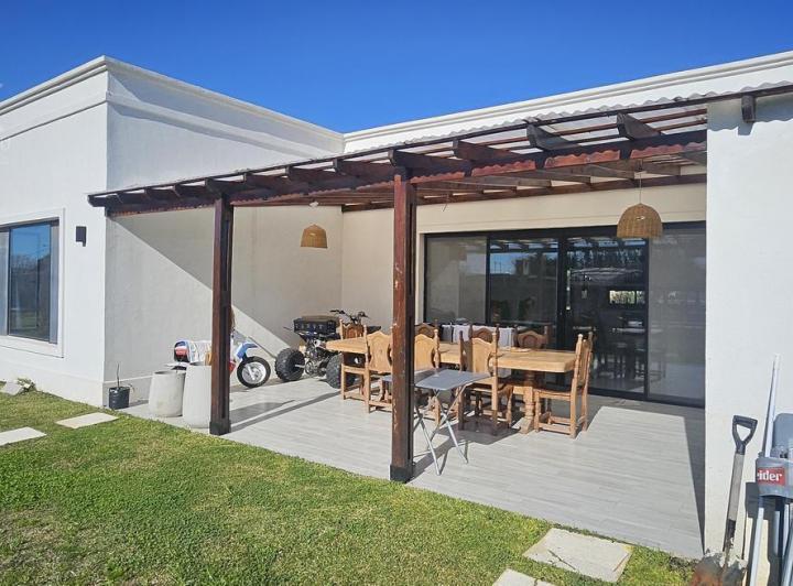 Casa · 157m² · 4 Ambientes · 3 Cocheras