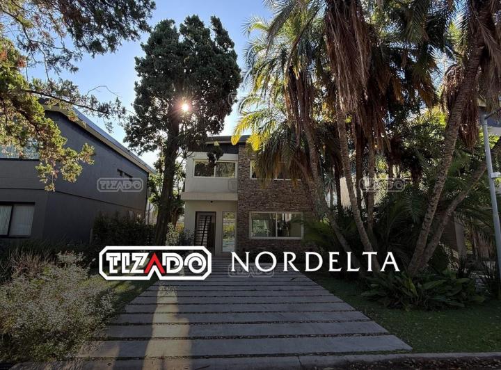 Casa · 170m² · 4 Ambientes · 2 Cocheras