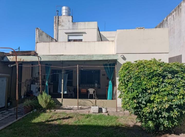 Casa · 140m² · 4 Ambientes · 1 Cochera