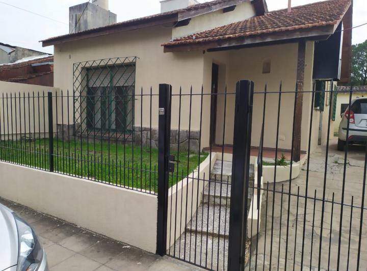 Casa · 200m² · 2 Dormitorios · 1 Cochera