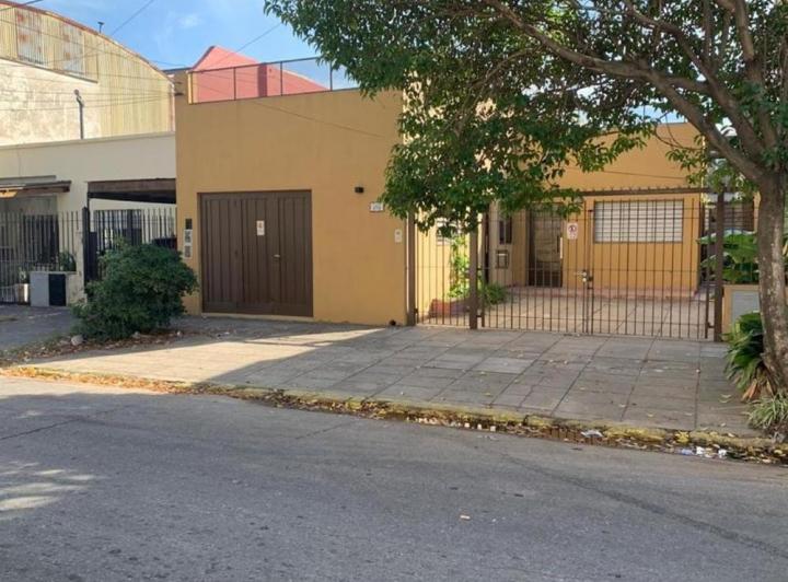 Casa · 170m² · 4 Ambientes · 2 Cocheras