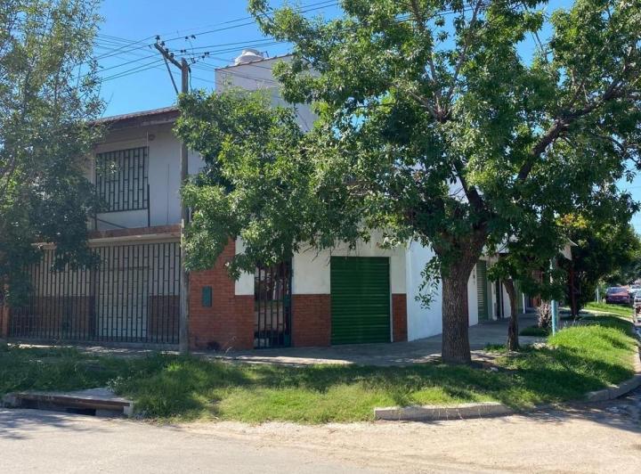 Casa · 275m² · 3 Ambientes · 1 Cochera