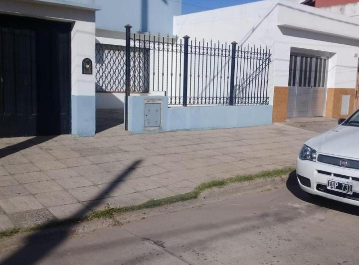 Casa · 330m² · 4 Ambientes · 1 Cochera
