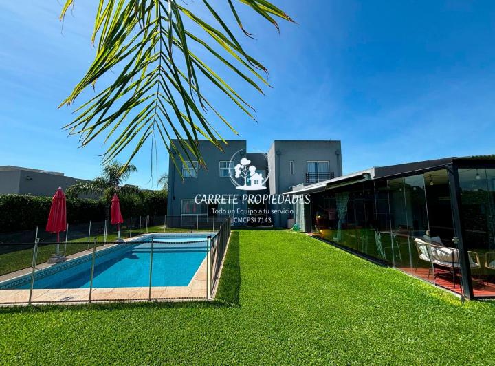 Casa · 250m² · 4 Ambientes · 2 Cocheras