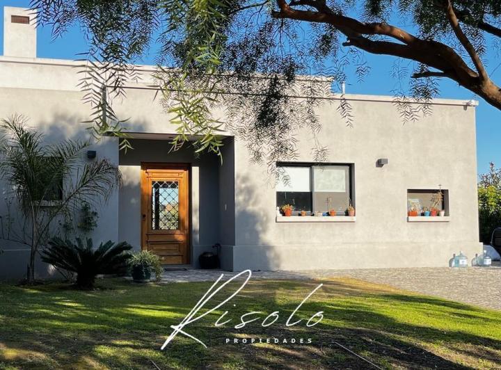 Casa · 152m² · 5 Ambientes · 4 Cocheras