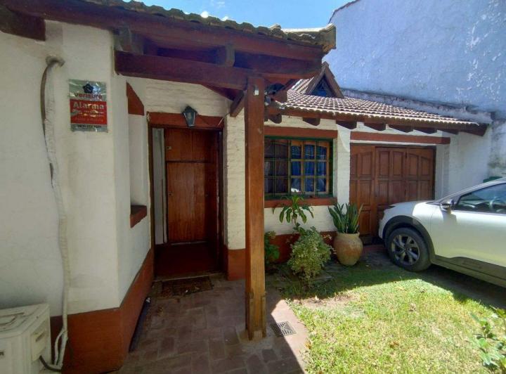 Casa · 165m² · 4 Ambientes · 1 Cochera