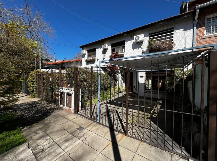 Casa · 248m² · 4 Ambientes · 1 Cochera