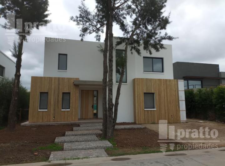 Casa · 239m² · 7 Ambientes