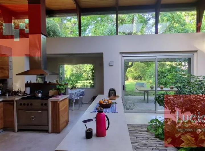 Casa · 270m² · 4 Ambientes