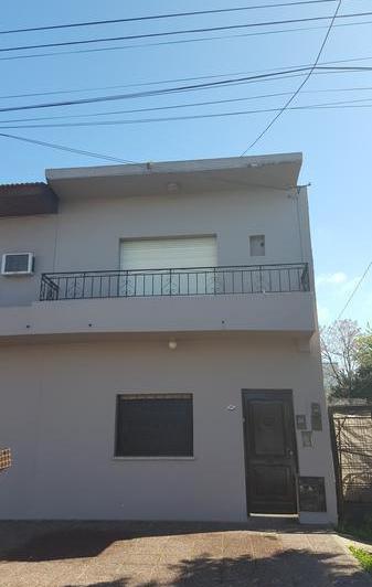Casa · 225m² · 4 Ambientes · 1 Cochera