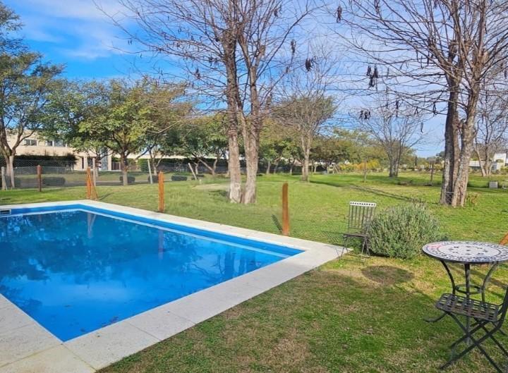Casa · 160m² · 4 Ambientes · 1 Cochera