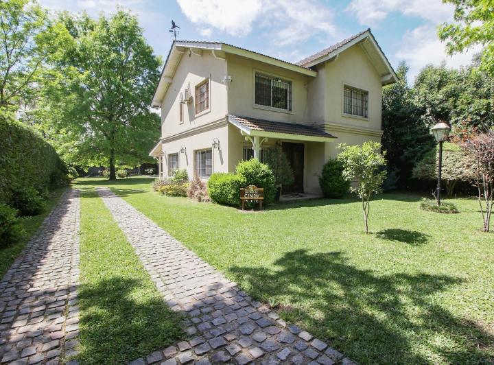 Casa · 150m² · 4 Ambientes · 1 Cochera
