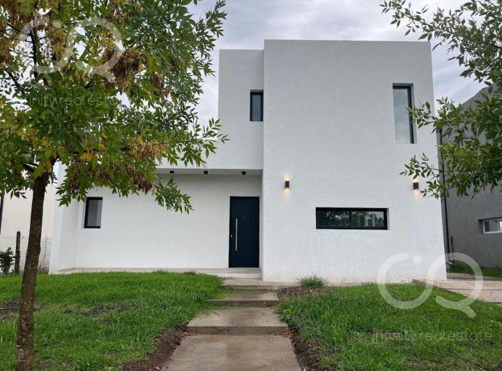 Casa · 177m² · 7 Ambientes · 2 Cocheras