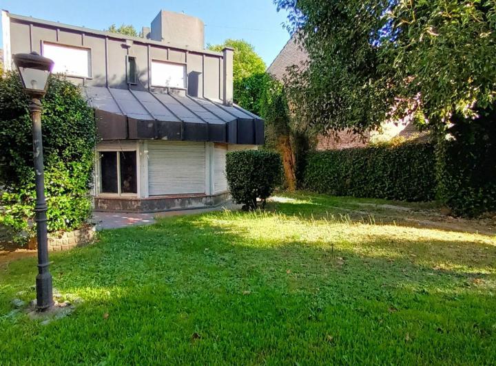 Casa · 160m² · 5 Ambientes · 3 Cocheras