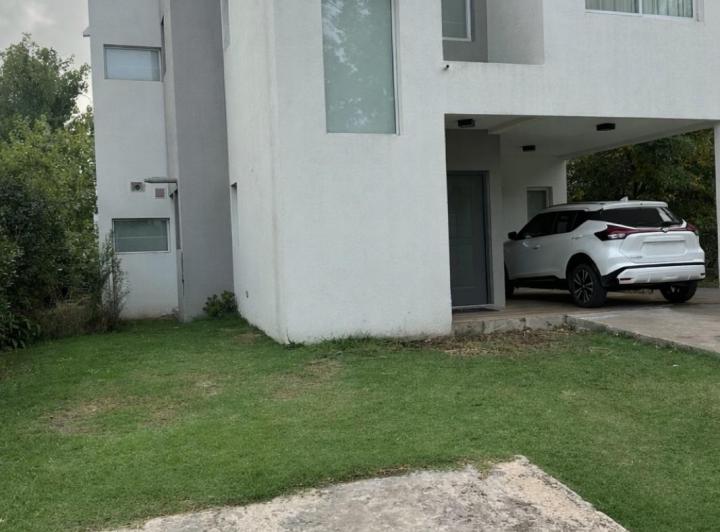 Casa · 175m² · 4 Ambientes · 1 Cochera
