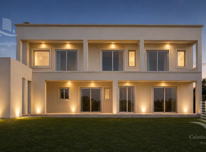 Casa · 320m² · 5 Ambientes · 2 Cocheras