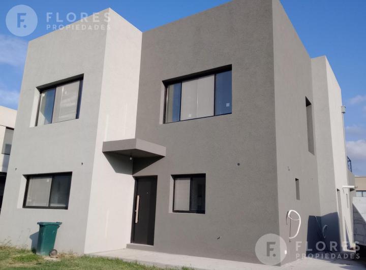 Casa · 187m² · 5 Ambientes · 2 Cocheras