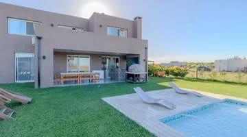 Casa · 165m² · 4 Ambientes