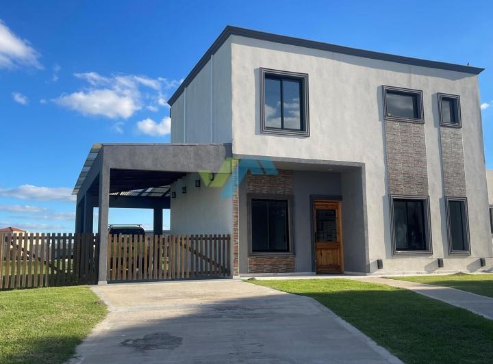 Casa · 150m² · 4 Ambientes · 2 Cocheras