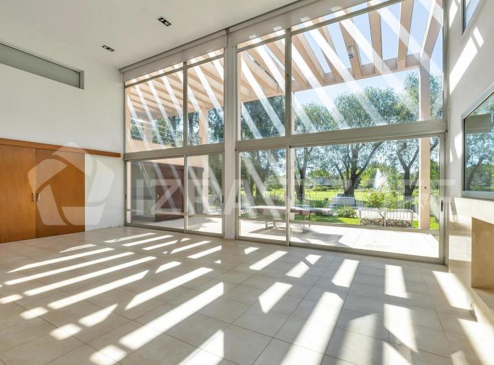 Casa · 267m² · 5 Ambientes · 6 Cocheras
