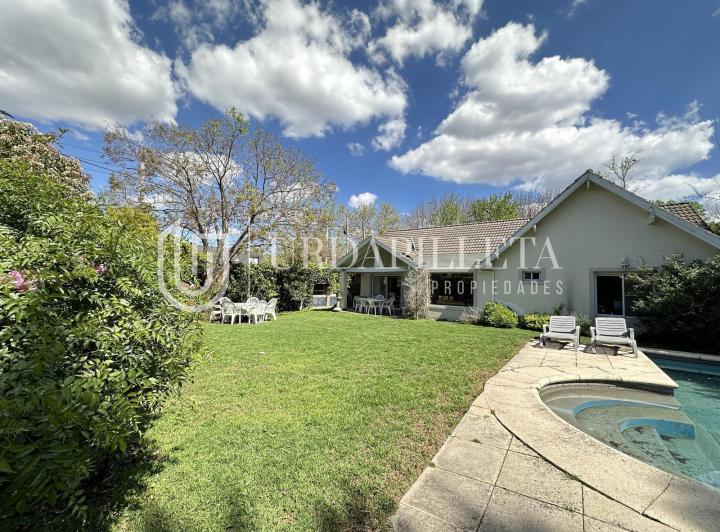 Casa · 169m² · 5 Ambientes · 1 Cochera