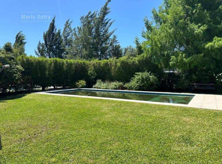 Casa · 150m² · 4 Ambientes · 2 Cocheras