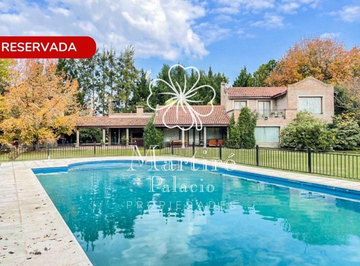 Casa · 325m² · 6 Ambientes · 2 Cocheras